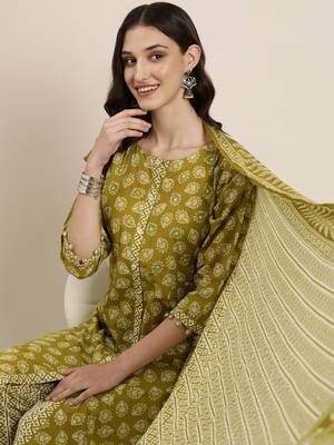 women's round neck ethnic motifs green a-line top and trouser with dupatta 1