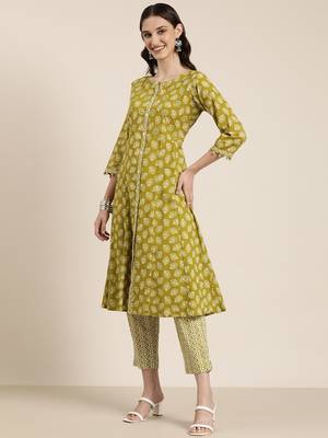 women's round neck ethnic motifs green a-line top and trouser with dupatta 4