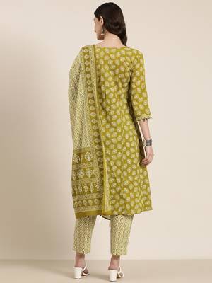 women's round neck ethnic motifs green a-line top and trouser with dupatta 5