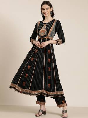 women's round neck striped zari black anarkali kurta and trouser with dupatta 4