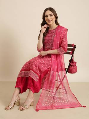 women's round neck geometric foil print pink straight kurta and patiala with dupatta 1