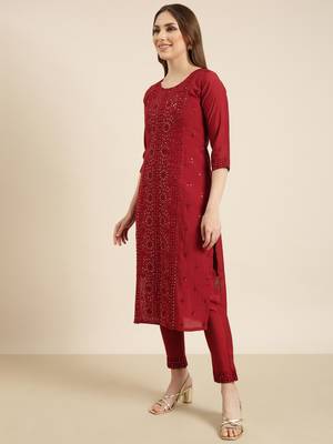 women's round neck floral maroon straight kurta and trouser with dupatta 3