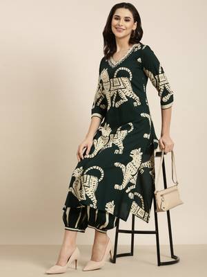 Showoff women's v-neck animal green straight kurta and patiala 1