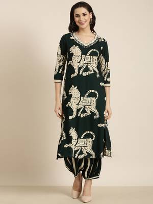Showoff women's v-neck animal green straight kurta and patiala 2