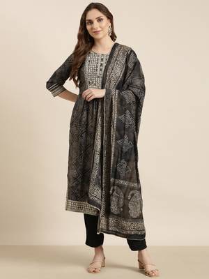women's round neck bandhani zari black a-line kurta and trouser with dupatta 4