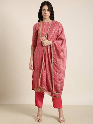 women's round neck floral zari pink straight kurta and trouser with dupatta 2