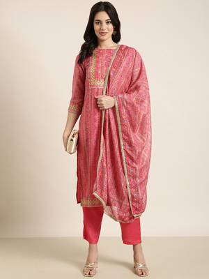 women's round neck floral zari pink straight kurta and trouser with dupatta 4