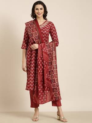 women's v-neck ethnic motifs foil print maroon straight kurta and trouser with dupatta 2