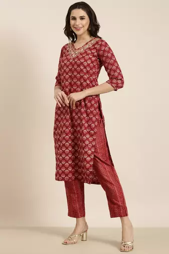 women's v-neck ethnic motifs foil print maroon straight kurta and trouser with dupatta