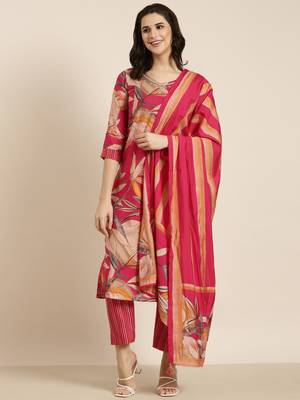 Showoff women's v-neck floral foil print pink straight kurta and trouser with dupatta 4