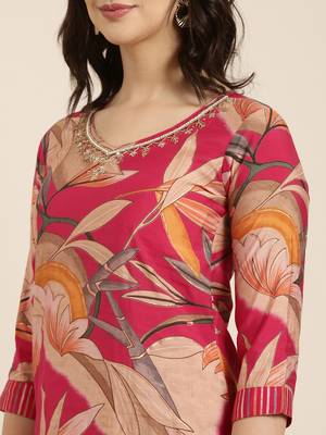 Showoff women's v-neck floral foil print pink straight kurta and trouser with dupatta 5
