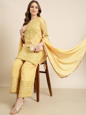 Showoff women's round neck floral yellow straight kurti and palazzos with dupatta 1