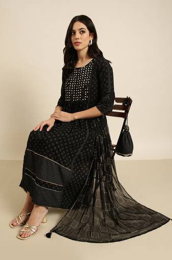 women's round neck printed foil print black a-line kurta and trouser with dupatta