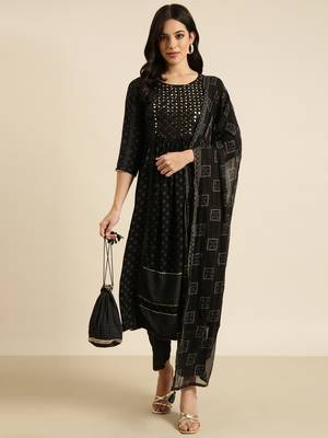 women's round neck printed foil print black a-line kurta and trouser with dupatta 4