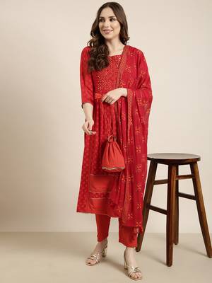 women's round neck geometric foil print red a-line kurta and trouser with dupatta 1