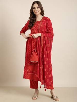 women's round neck geometric foil print red a-line kurta and trouser with dupatta 4