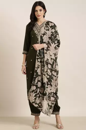women's v-neck solid green straight kurta and patiala with dupatta