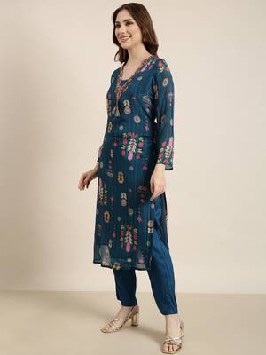 Showoff women's v-neck floral blue straight kurta and trouser with dupatta 3