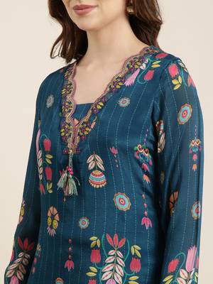 Showoff women's v-neck floral blue straight kurta and trouser with dupatta 5