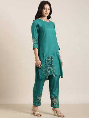 women's v-neck floral zari green straight kurti and trouser 3