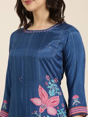 women's round neck floral blue straight kurta and trouser with dupatta 5