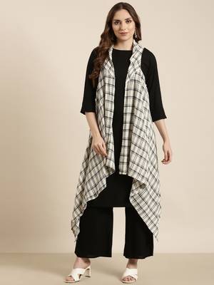 women's round neck solid black straight kurta and palazzos 4
