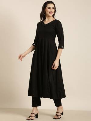 women's v-neck solid black anarkali kurta and trouser 3
