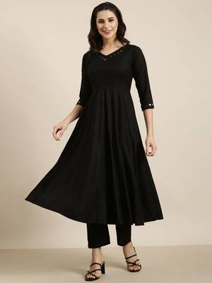 women's v-neck solid black anarkali kurta and trouser 4
