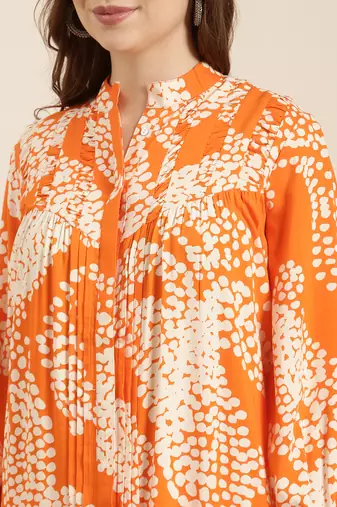 women's mandarin collar abstract orange a-line kurta and trouser