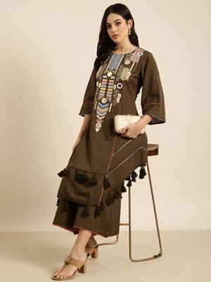 women's round neck solid olive a-line kurta and palazzos 1