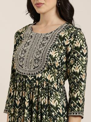 women's round neck ethnic motifs foil print green a-line kurta and trouser with dupatta 5