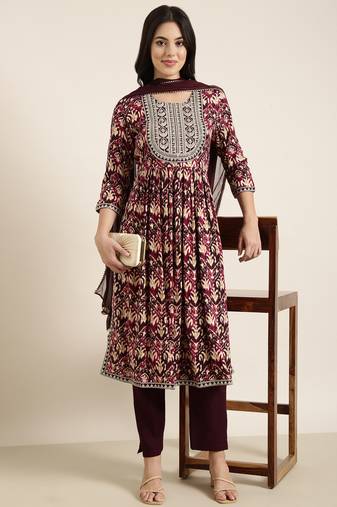 Showoff women's round neck ethnic motifs foil print burgundy a-line kurta and trouser with dupatta