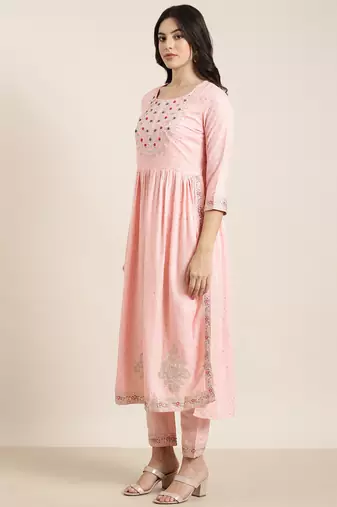 women's round neck chevron foil print pink straight kurta and trouser with dupatta