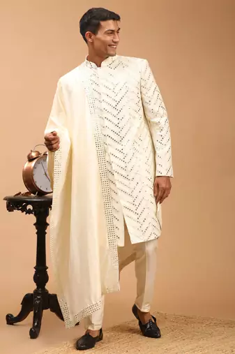 Men'S Cream Silk Blend Sherwani Set With Dupatta