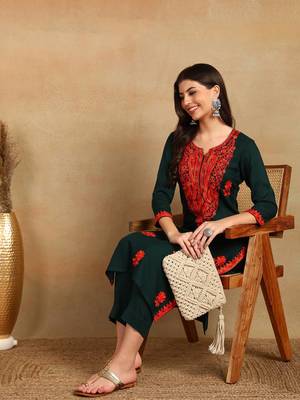 women green viscose rayon embroidered thread work straight kurta 5