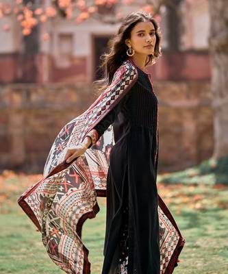 Black bela kurta set with dupatta 5