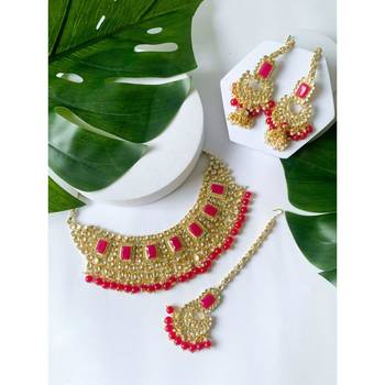 traditional kundan & pearl studded bridal jewellery set 1