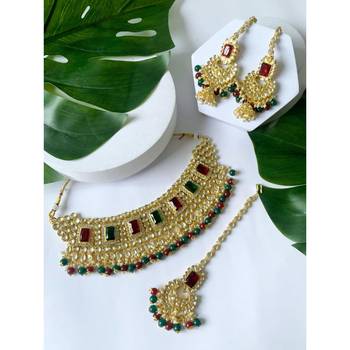 traditional pearl studded bridal choker necklace with earrings and maang tikka jewellery set 1