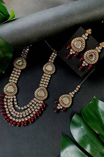 traditional multi layered pearl bridal necklace jewellery set