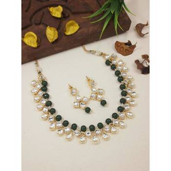 traditional kundan & pearls choker necklace jewellery set with earrings 1