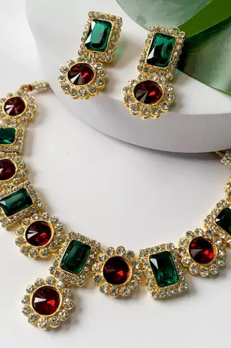 traditional stone studded necklace jewellery set