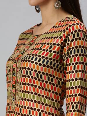 Showoff women's round neck geometric foil print multi straight kurta and palazzos 4