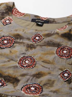 women's round neck geometric batik grey anarkali kurta and trouser 3