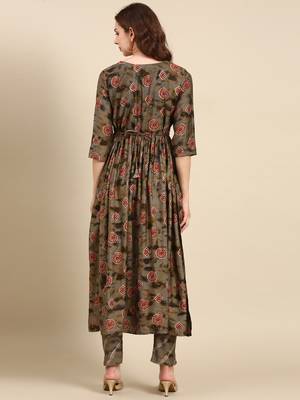 women's round neck geometric batik grey anarkali kurta and trouser 4