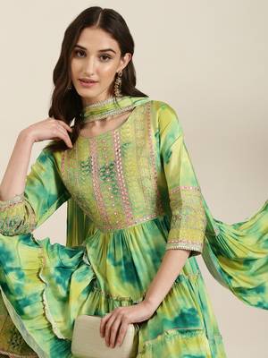women's round neck solid green a-line kurti and sharara with dupatta 1