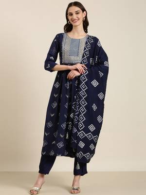 women's round neck geometric foil print navy blue a-line kurta and trouser with dupatta 3