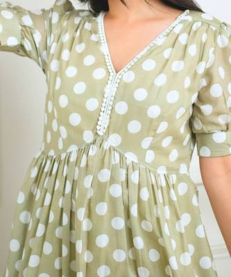 Green cotton printed polka dots dress 4