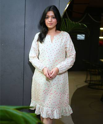 White cotton printed little heart dress 4