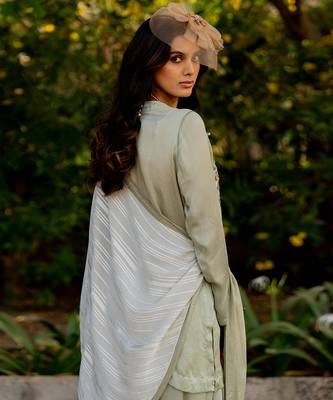 Green crepe embroidered kurta set 3