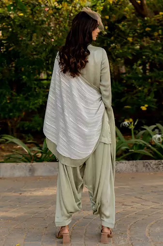 Green crepe embroidered kurta set
